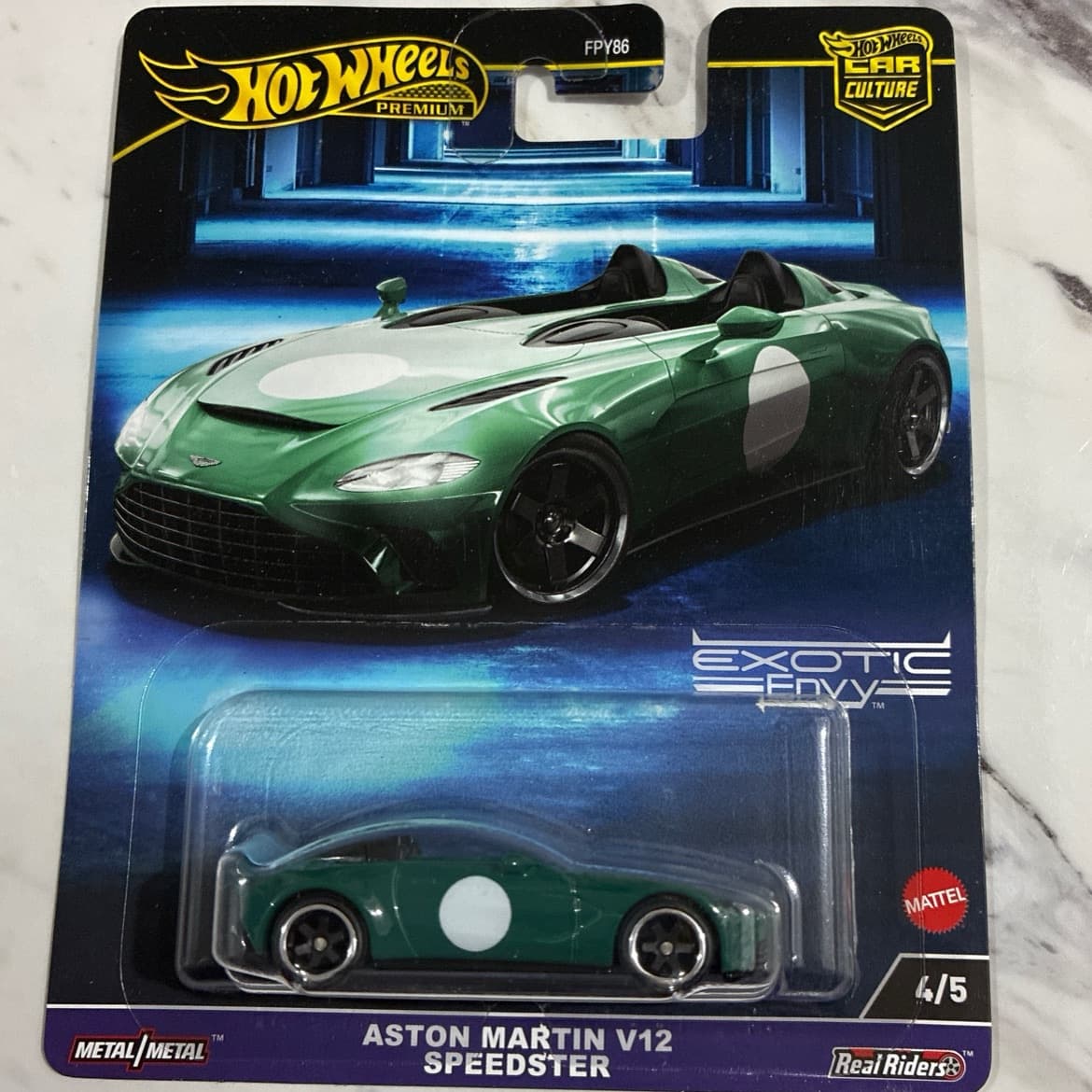 Aston Martin V12 Speedster