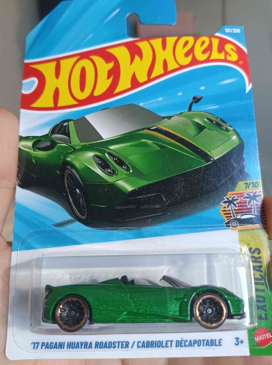 17 Pagani Huayra Roadster