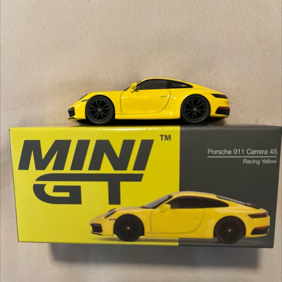 Porsche 911 (992) Carrera 4S