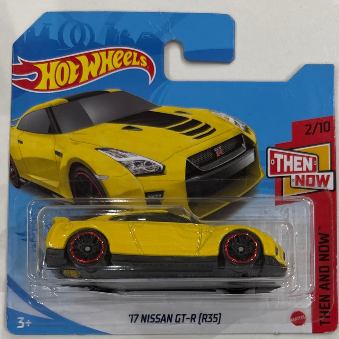 17 Nissan GT-R (R35)