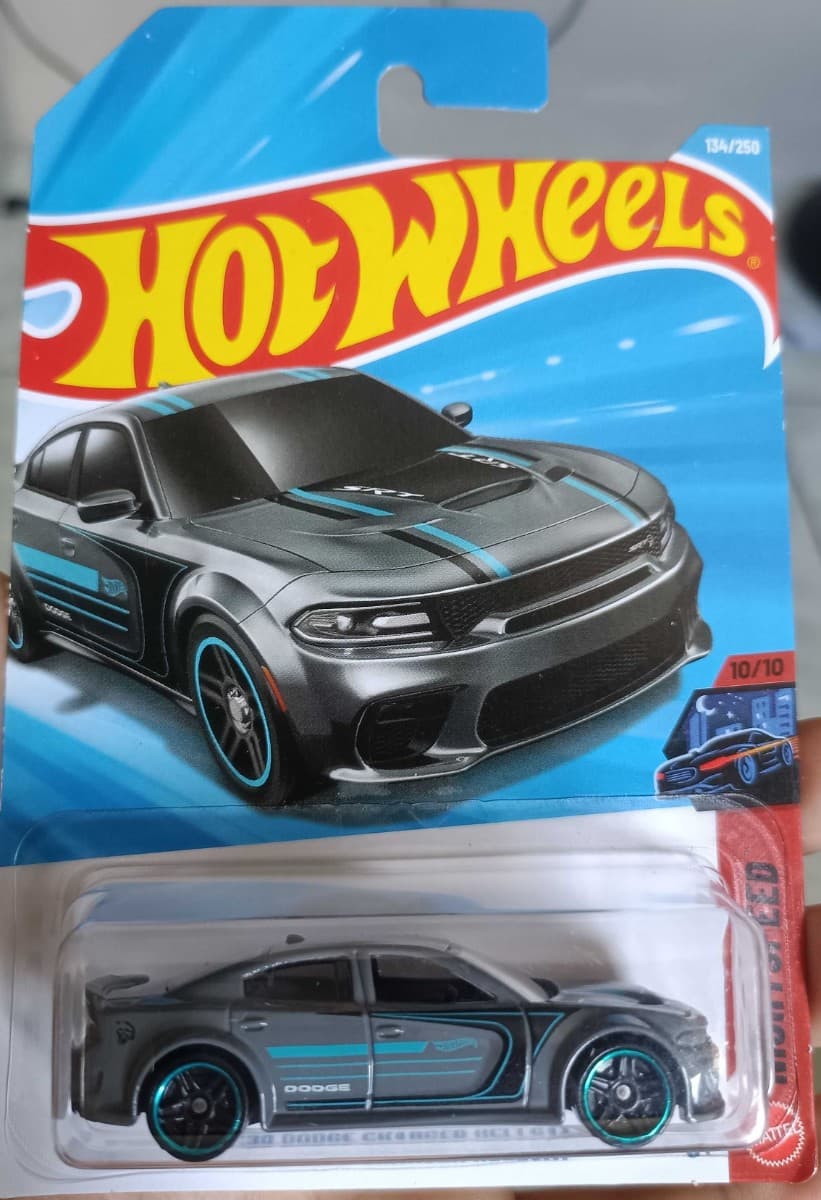 20 Dodge Charger Hellcat