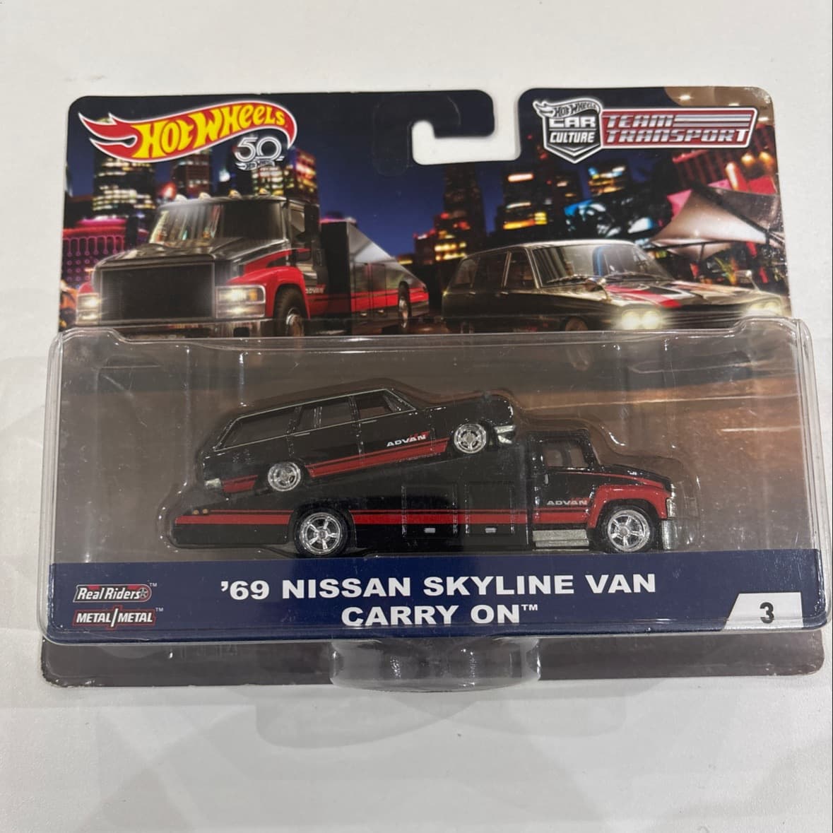 69 Nissan Skyline Van & Carry On