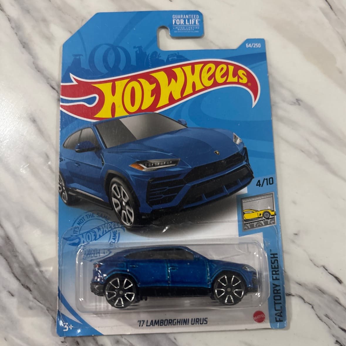 17 Lamborghini Urus