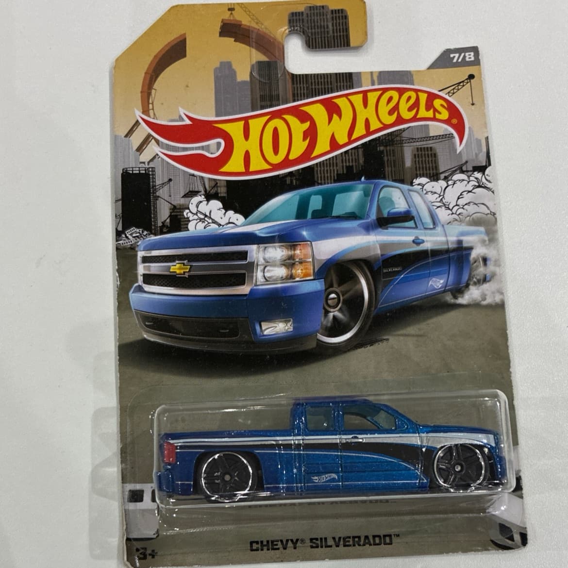 Chevy Silverado - foto 1
