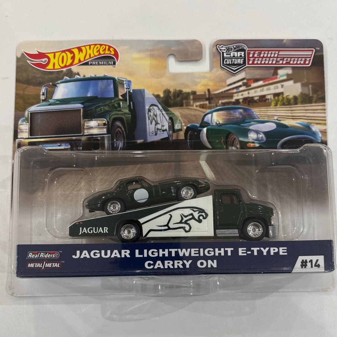 Jaguar Lightweight E-Type & Carry On