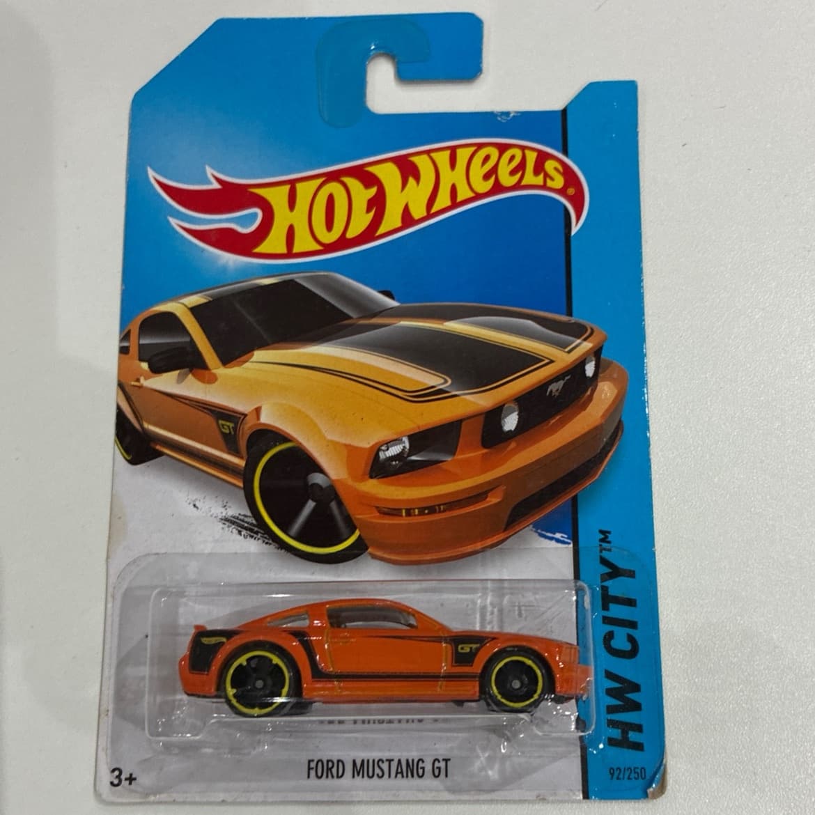 Ford Mustang GT - foto 1