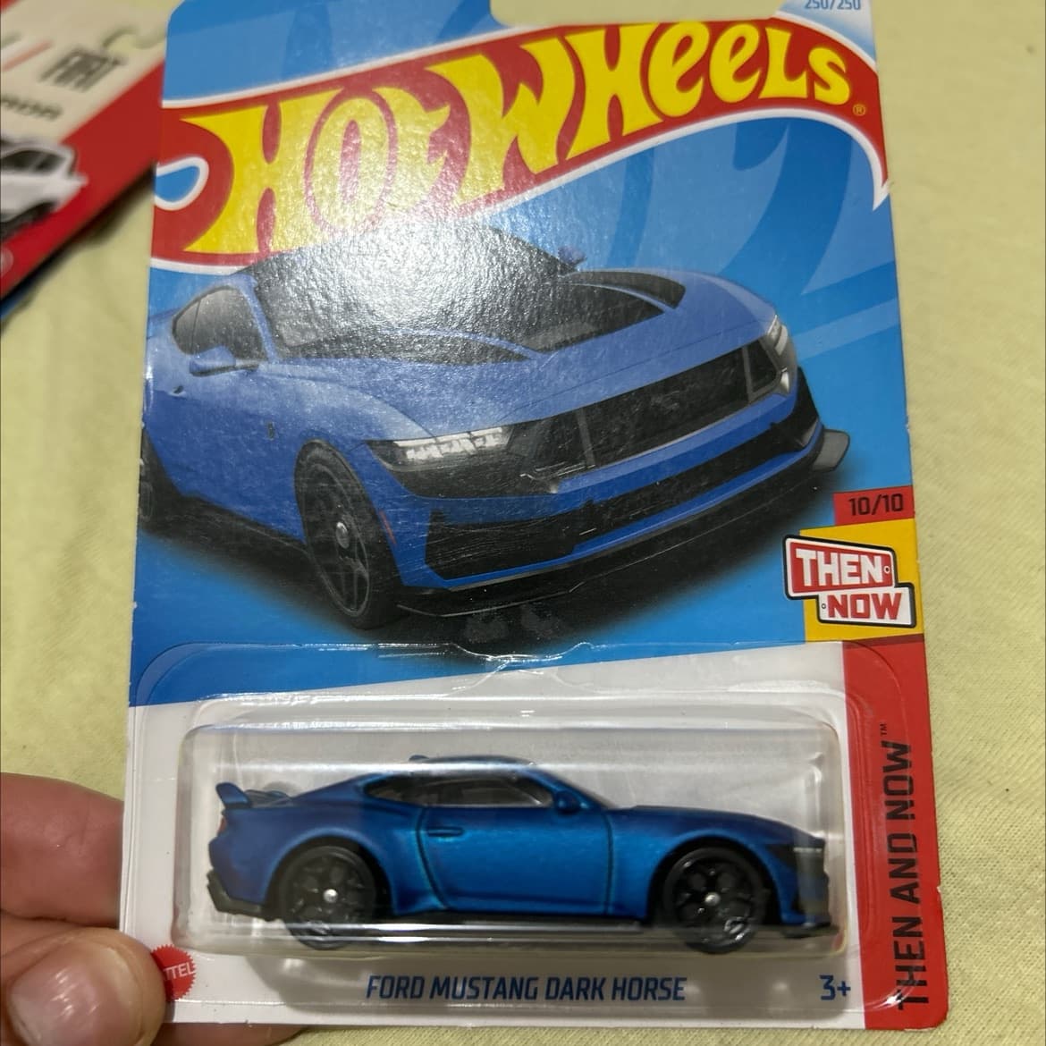 Ford Mustang Dark Horse - photo 1