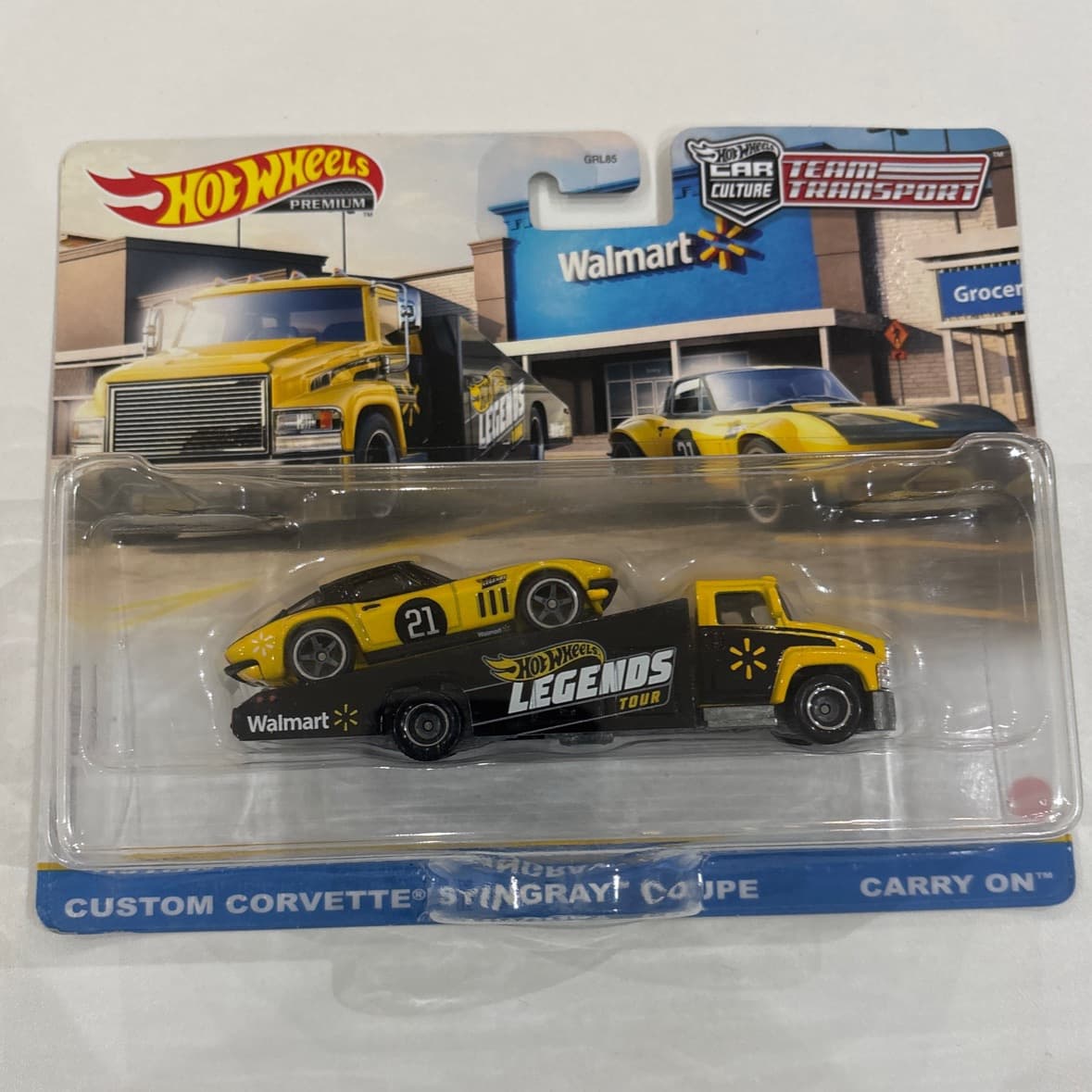 Custom Corvette Stingray Coupe & Carry On
